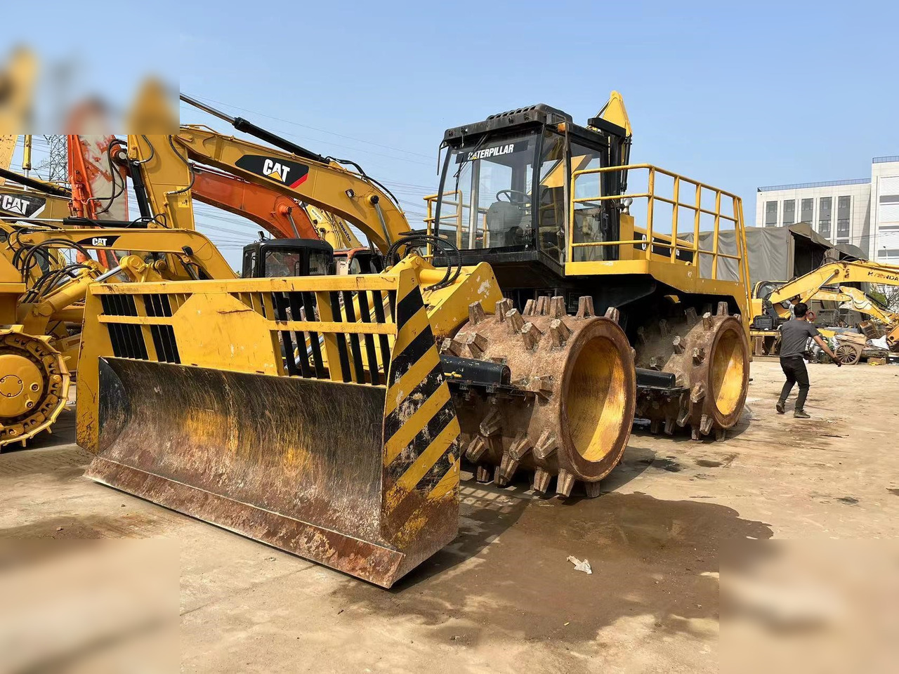 CATERPILLAR 826G - Rullo compattatore/ Rullo compressore: foto 1 CATERPILLAR 826G - Rullo compattatore/ Rullo compressore: foto 1