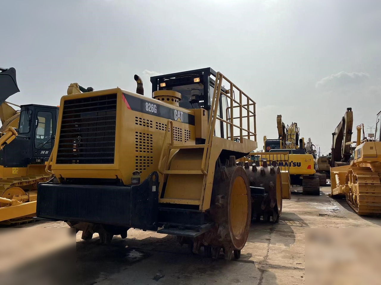 CATERPILLAR 826G - Rullo compattatore/ Rullo compressore: foto 2 CATERPILLAR 826G - Rullo compattatore/ Rullo compressore: foto 2