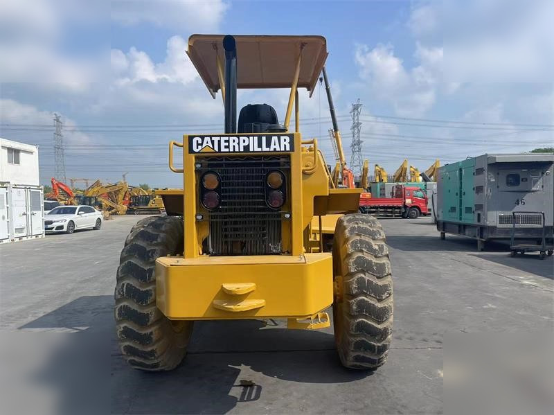 CATERPILLAR 910 - Pala gommata: foto 4 CATERPILLAR 910 - Pala gommata: foto 4