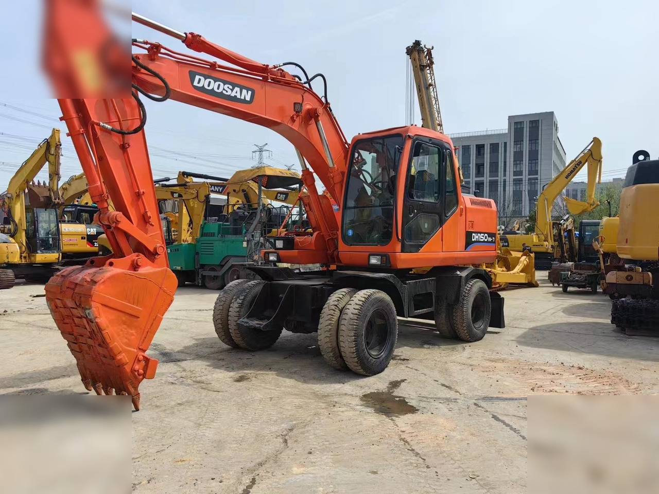 DOOSAN DH150W-7 - Escavatore gommato: foto 2 DOOSAN DH150W-7 - Escavatore gommato: foto 2