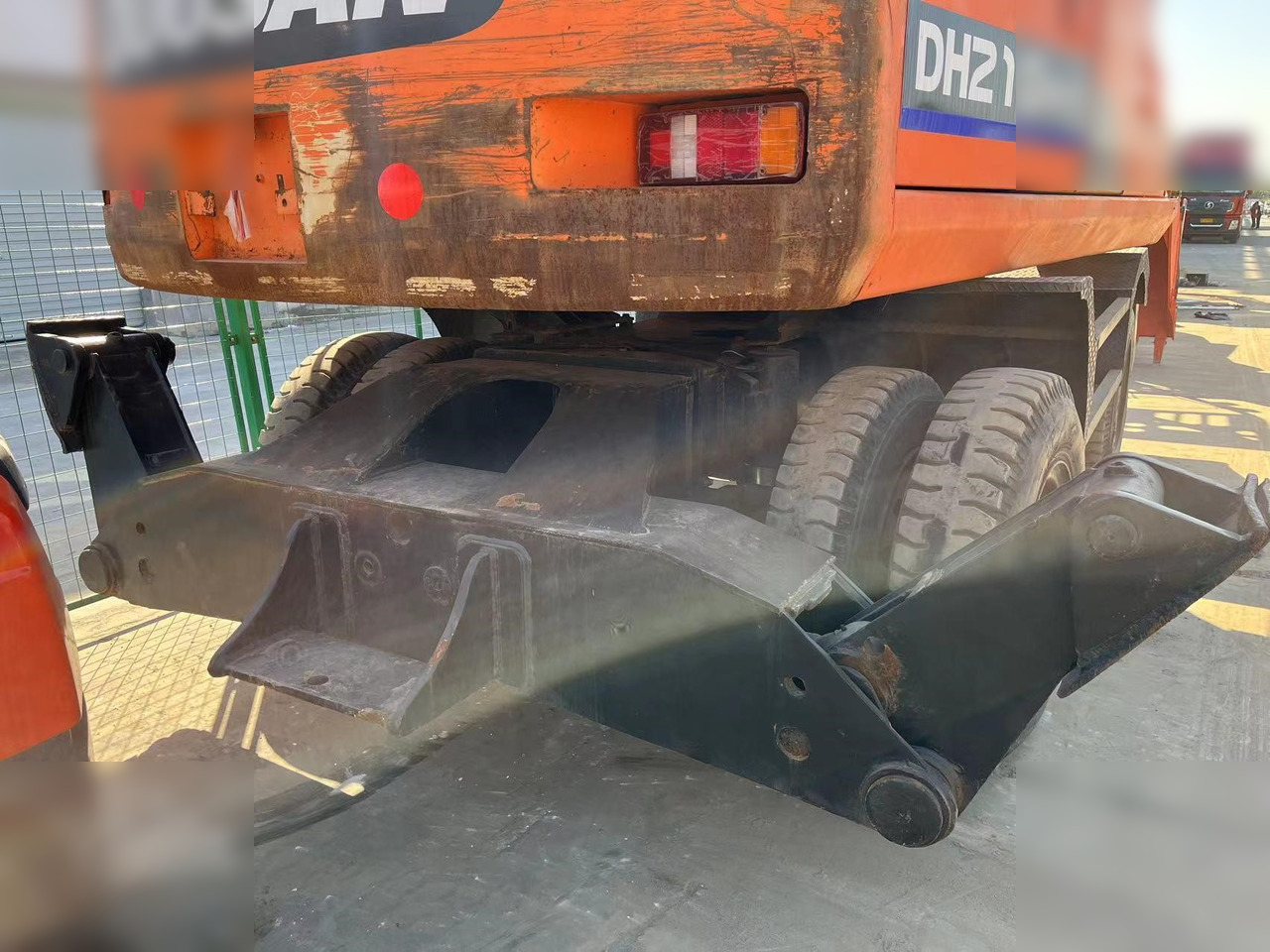DOOSAN DH210W-7 - Escavatore gommato: foto 5 DOOSAN DH210W-7 - Escavatore gommato: foto 5