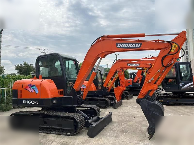 DOOSAN DH60-7 - Escavatore cingolato: foto 2 DOOSAN DH60-7 - Escavatore cingolato: foto 2