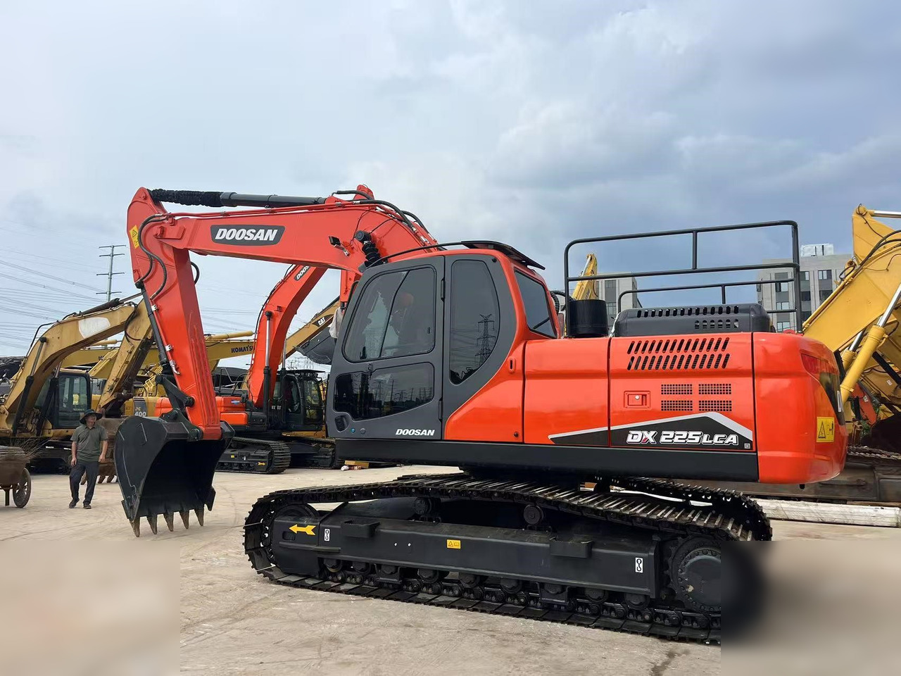 DOOSAN DX225 LC - Escavatore cingolato: foto 1 DOOSAN DX225 LC - Escavatore cingolato: foto 1