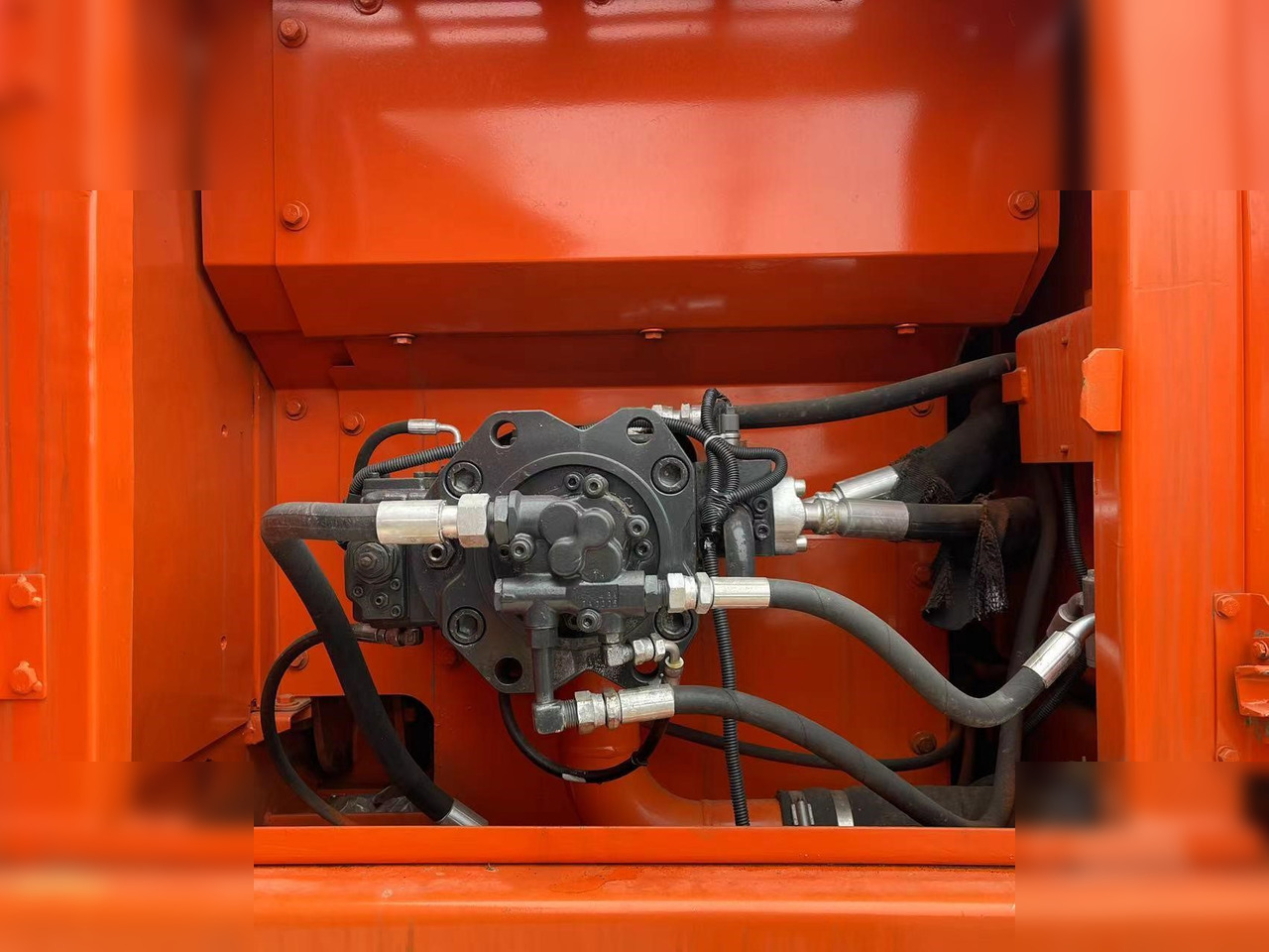 Escavatore cingolato DOOSAN DX225 LC: foto 10