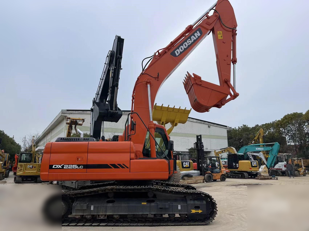 DOOSAN DX225 LC - Escavatore cingolato: foto 1 DOOSAN DX225 LC - Escavatore cingolato: foto 1