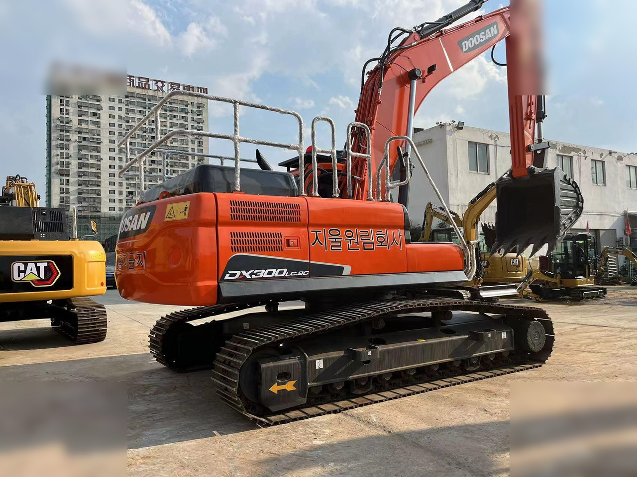 DOOSAN DX300 LC-9C - Escavatore cingolato: foto 4 DOOSAN DX300 LC-9C - Escavatore cingolato: foto 4