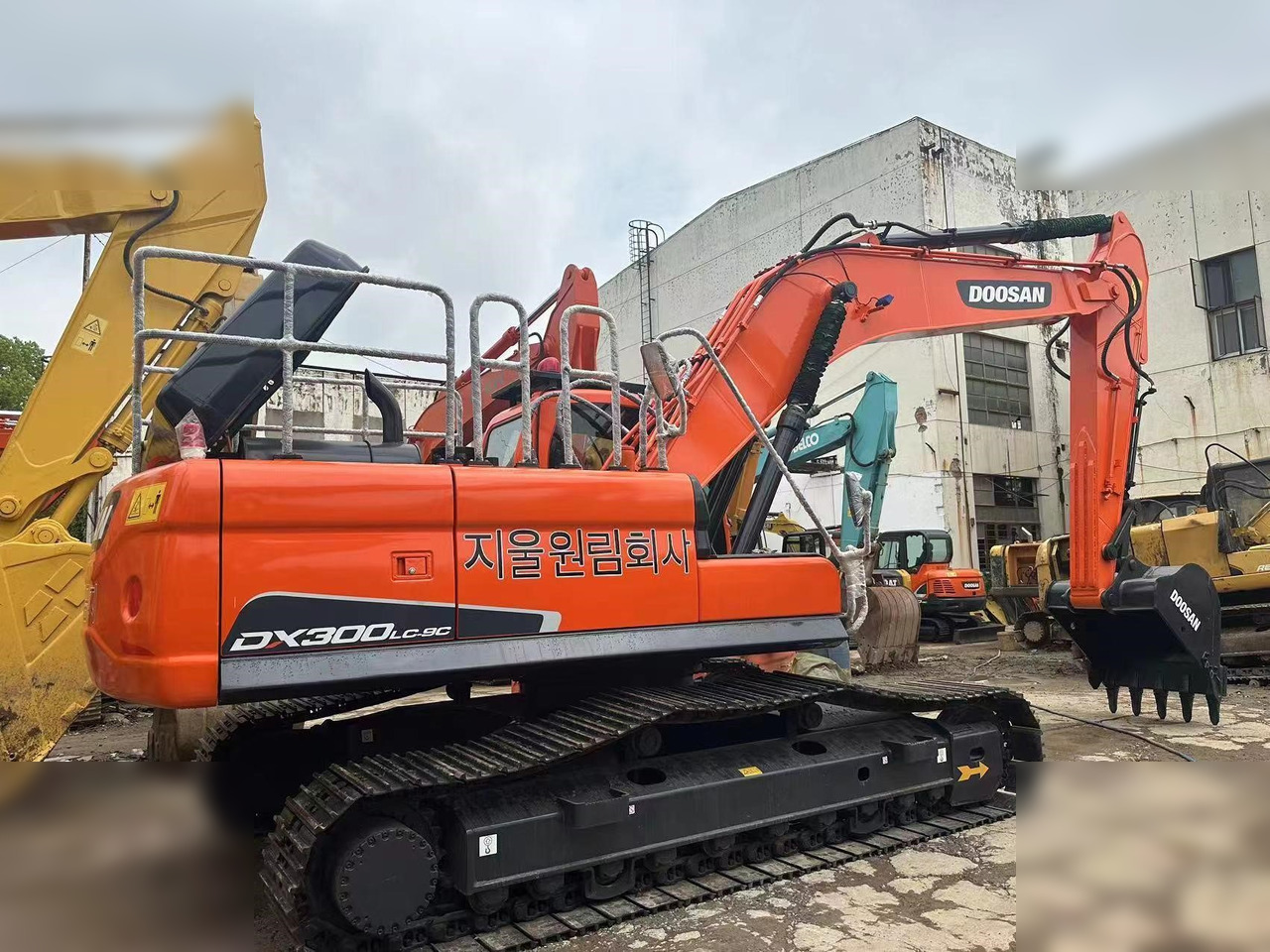 DOOSAN DX300 LC - Escavatore cingolato: foto 1 DOOSAN DX300 LC - Escavatore cingolato: foto 1