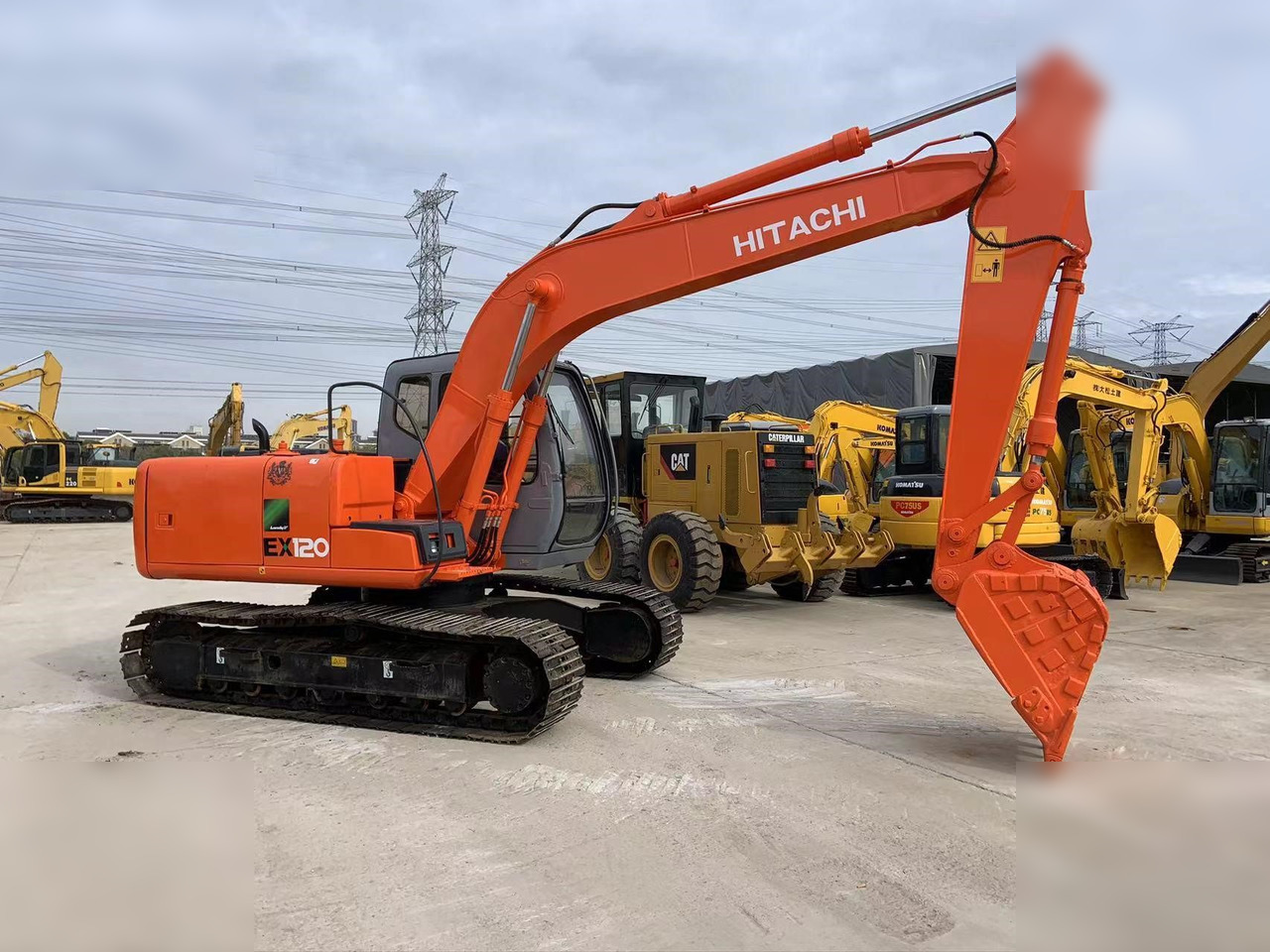 HITACHI EX120-5 - Escavatore cingolato: foto 2 HITACHI EX120-5 - Escavatore cingolato: foto 2