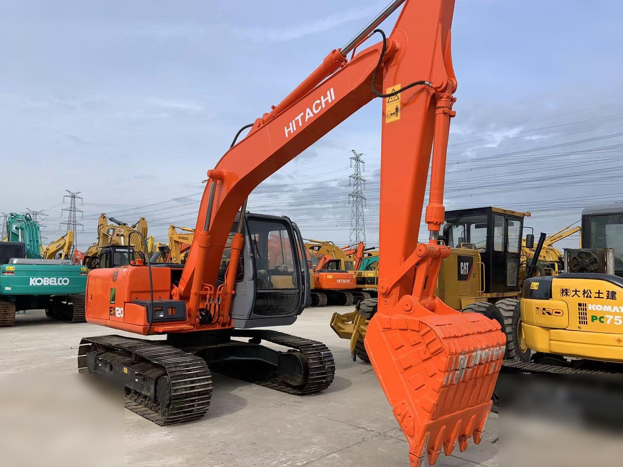 HITACHI EX120-5 - Escavatore cingolato: foto 3 HITACHI EX120-5 - Escavatore cingolato: foto 3