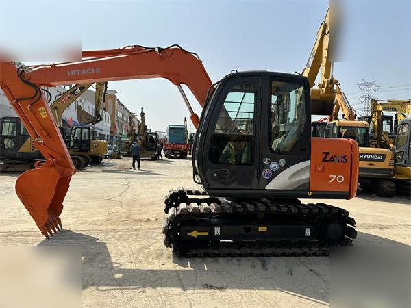 HITACHI ZX70 - Escavatore cingolato: foto 1 HITACHI ZX70 - Escavatore cingolato: foto 1