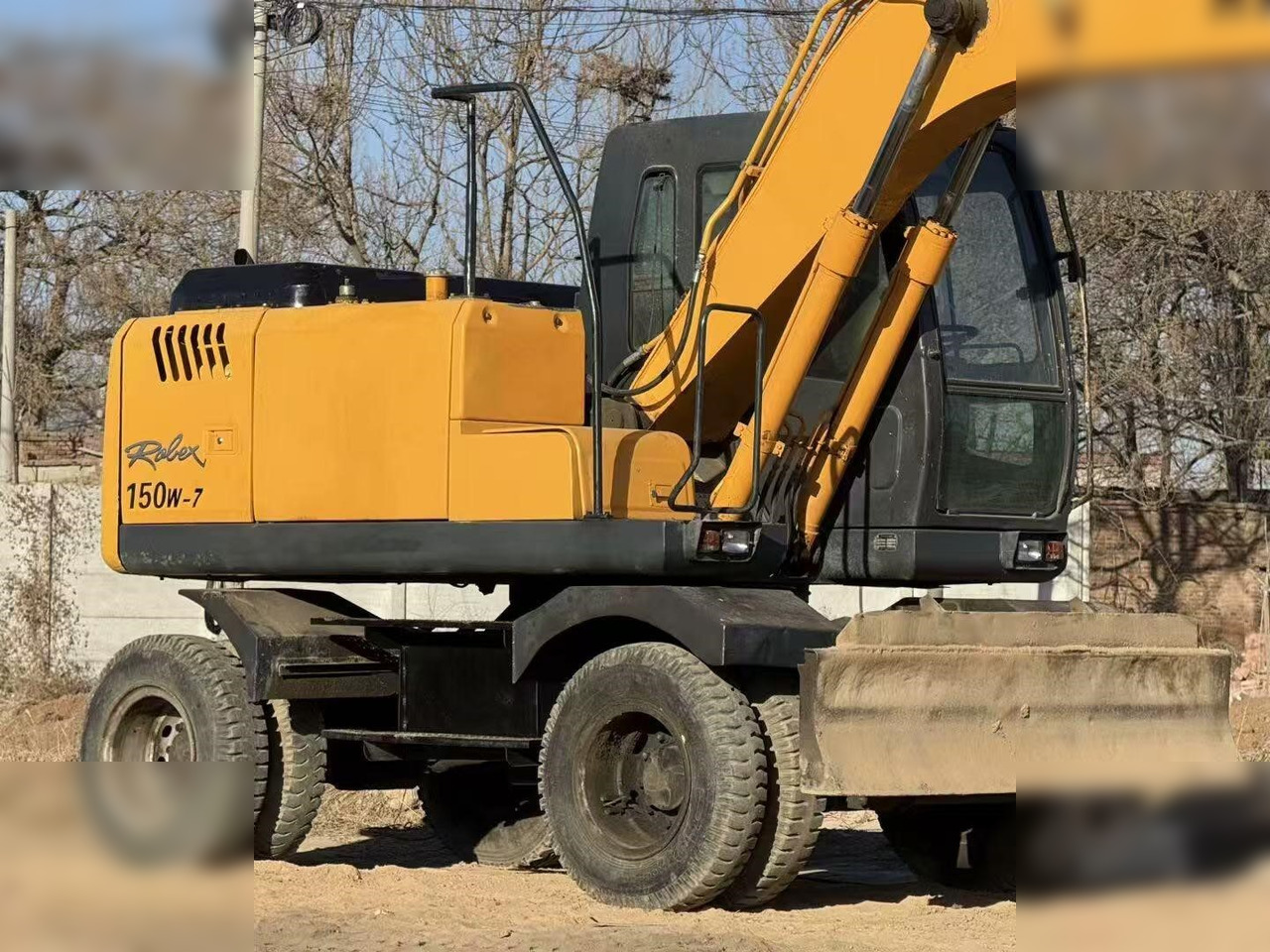 HYUNDAI ROBEX 150W-7A - Escavatore gommato: foto 4 HYUNDAI ROBEX 150W-7A - Escavatore gommato: foto 4