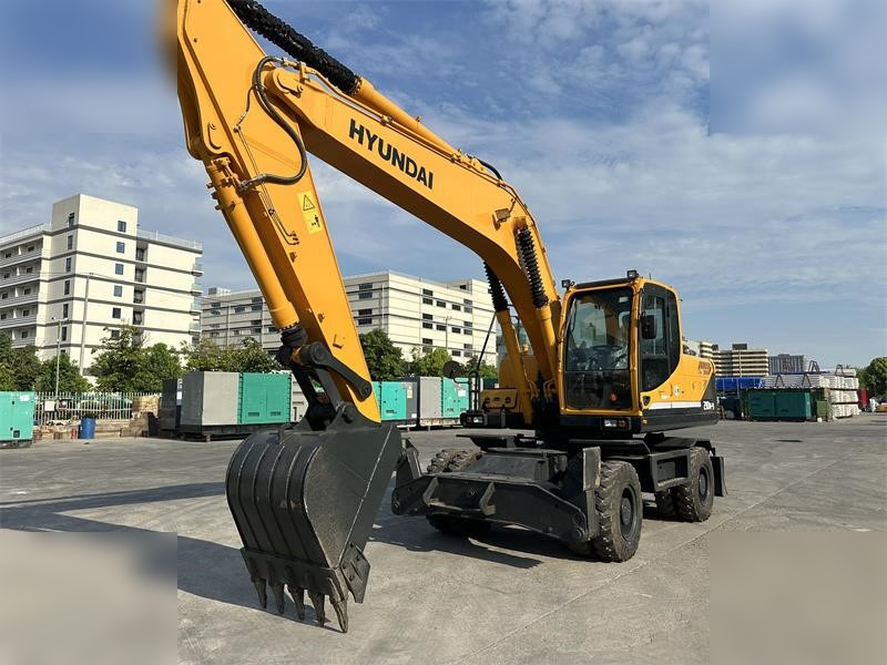 HYUNDAI ROBEX 210W-9 - Escavatore gommato: foto 4 HYUNDAI ROBEX 210W-9 - Escavatore gommato: foto 4