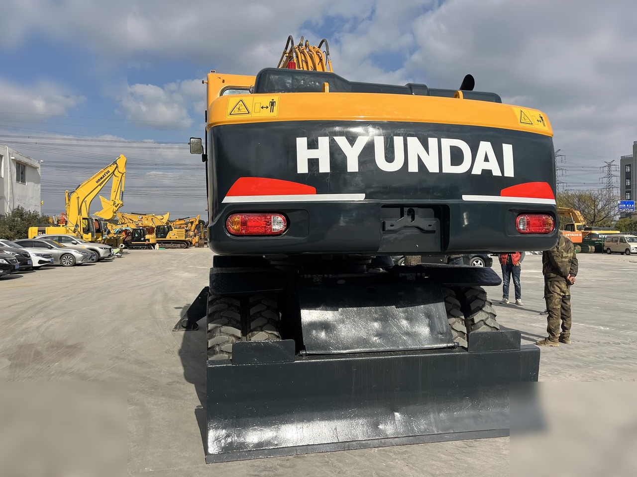 HYUNDAI ROBEX 210W-9 - Escavatore gommato: foto 4 HYUNDAI ROBEX 210W-9 - Escavatore gommato: foto 4