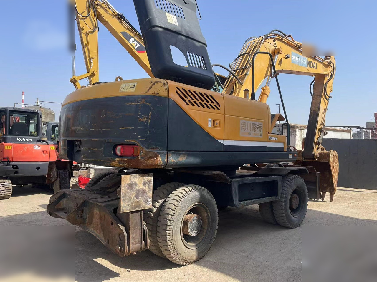 HYUNDAI ROBEX 210W-9 - Escavatore gommato: foto 3 HYUNDAI ROBEX 210W-9 - Escavatore gommato: foto 3