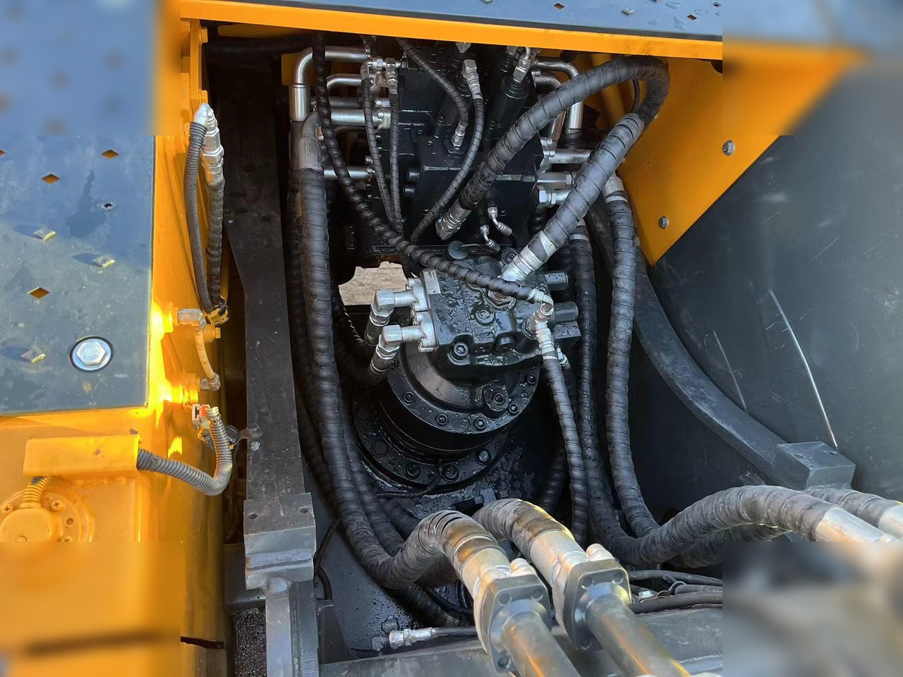 Escavatore cingolato HYUNDAI ROBEX 220 LC-9S: foto 9