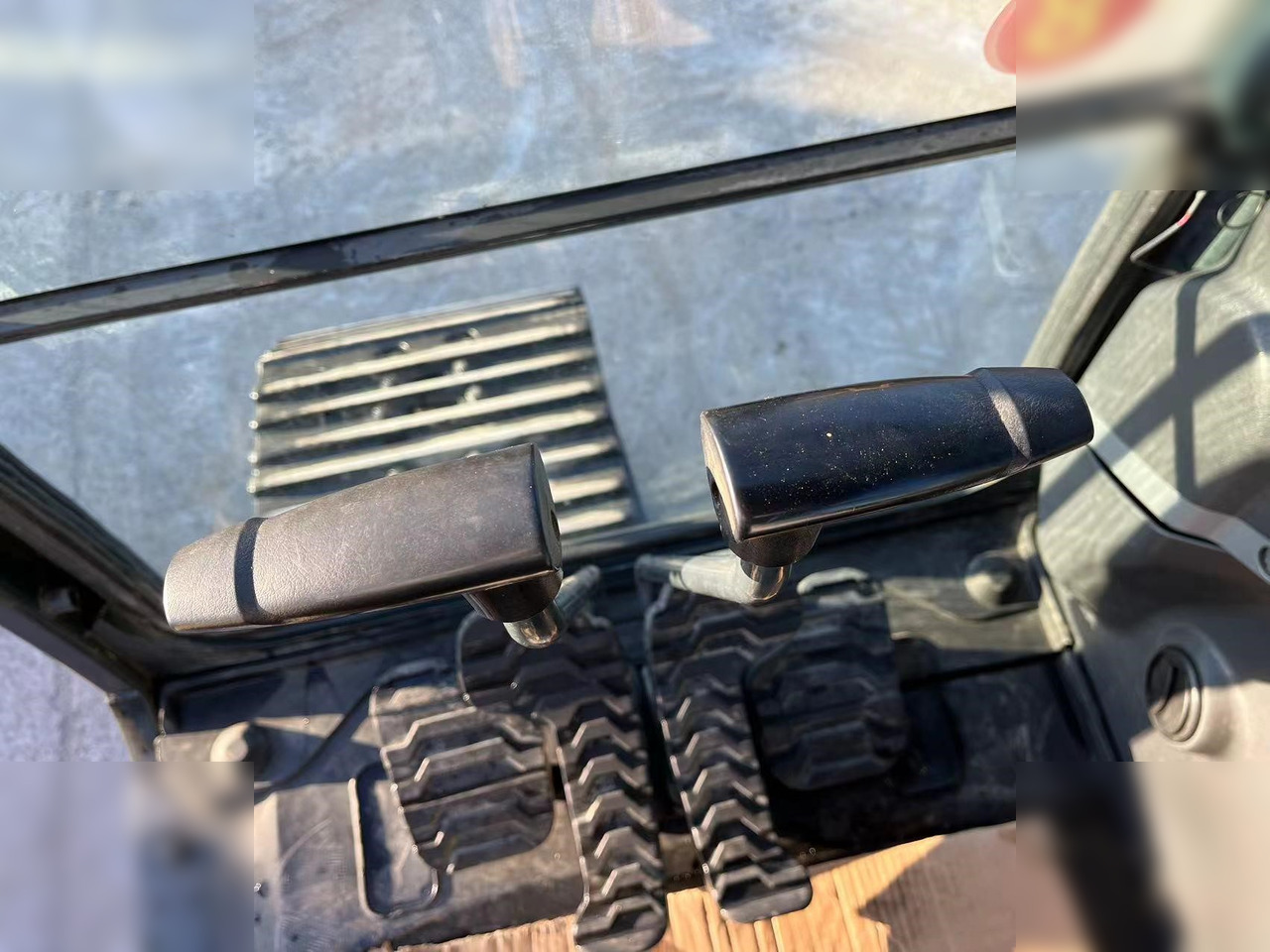 Escavatore cingolato HYUNDAI ROBEX 220 LC-9S: foto 8