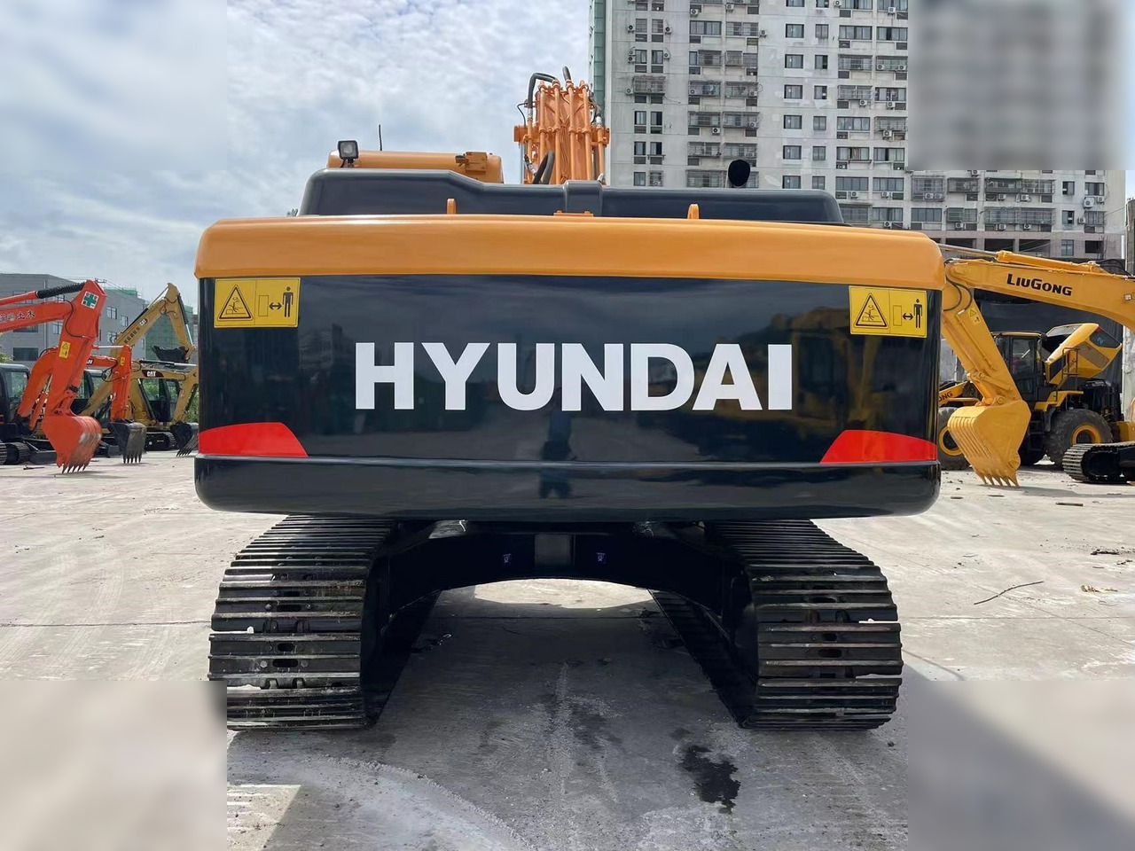 HYUNDAI ROBEX 220 LC-9S - Escavatore cingolato: foto 4 HYUNDAI ROBEX 220 LC-9S - Escavatore cingolato: foto 4