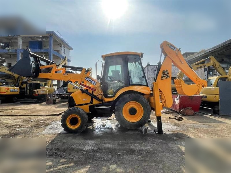JCB 3CX - Terna: foto 1 JCB 3CX - Terna: foto 1