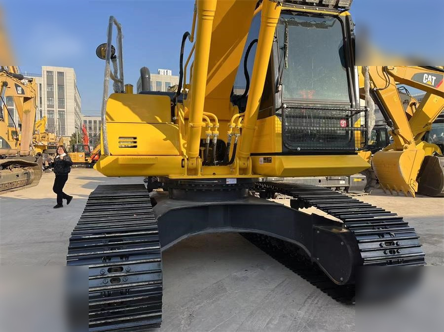 KOMATSU PC200-8 - Escavatore cingolato: foto 2 KOMATSU PC200-8 - Escavatore cingolato: foto 2