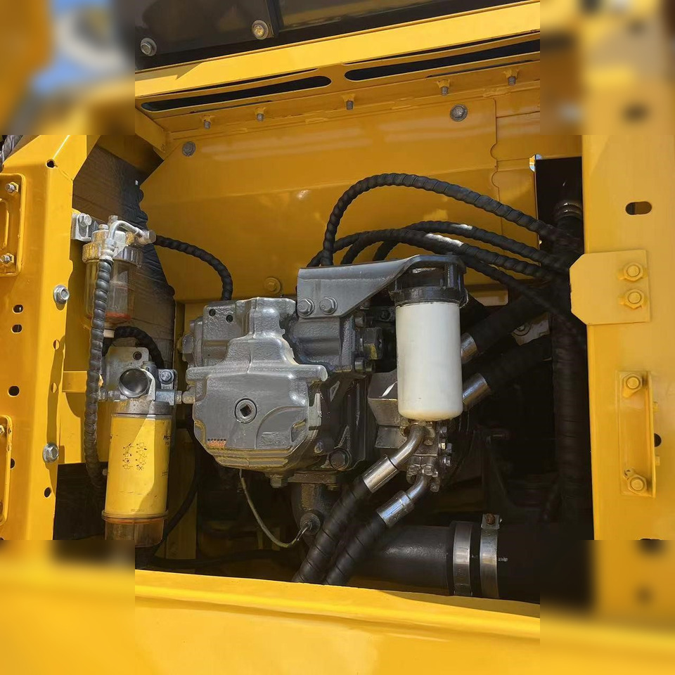 KOMATSU PC200-8 - Escavatore cingolato: foto 5 KOMATSU PC200-8 - Escavatore cingolato: foto 5