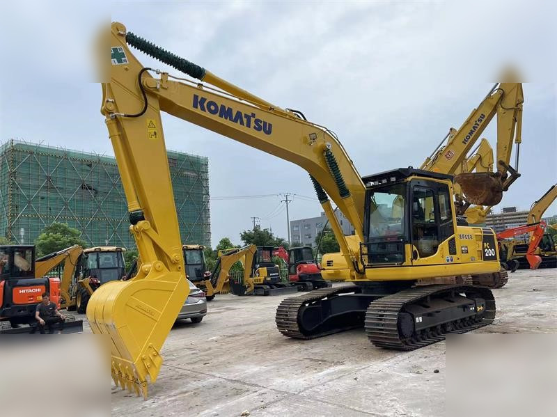KOMATSU PC200-8N1 - Escavatore cingolato: foto 3 KOMATSU PC200-8N1 - Escavatore cingolato: foto 3