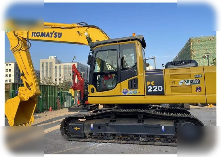KOMATSU PC220-8 - Escavatore cingolato: foto 1 KOMATSU PC220-8 - Escavatore cingolato: foto 1