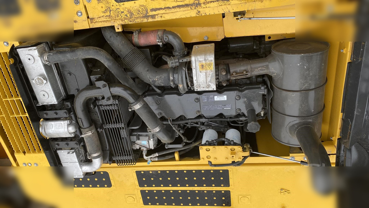 KOMATSU PC220-8 - Escavatore cingolato: foto 4 KOMATSU PC220-8 - Escavatore cingolato: foto 4