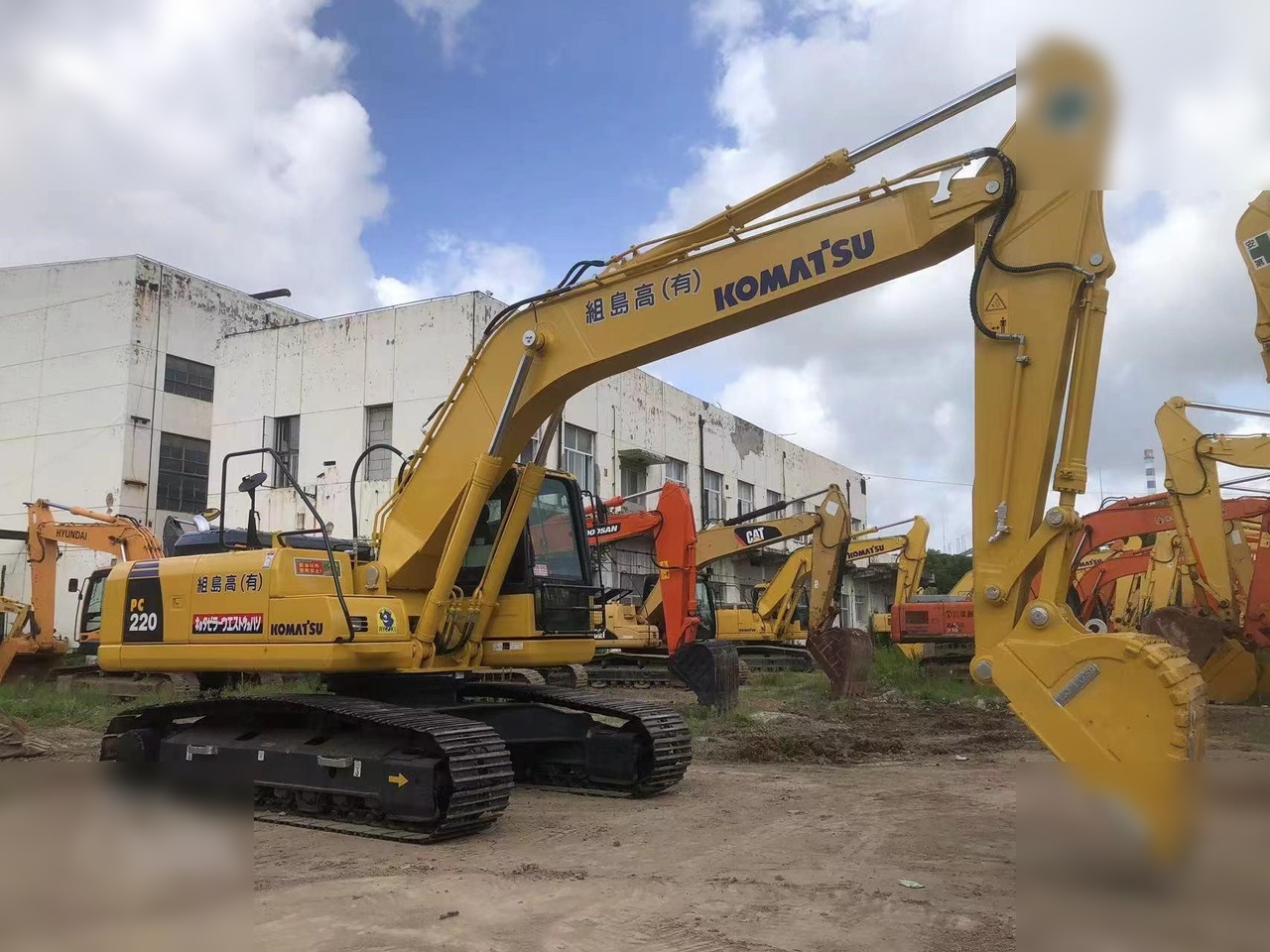 KOMATSU PC220-8N1 - Escavatore cingolato: foto 2 KOMATSU PC220-8N1 - Escavatore cingolato: foto 2
