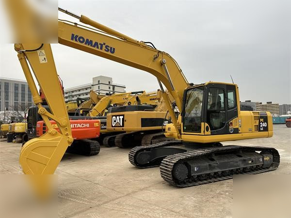 KOMATSU PC240 LC-8 - Escavatore cingolato: foto 3 KOMATSU PC240 LC-8 - Escavatore cingolato: foto 3