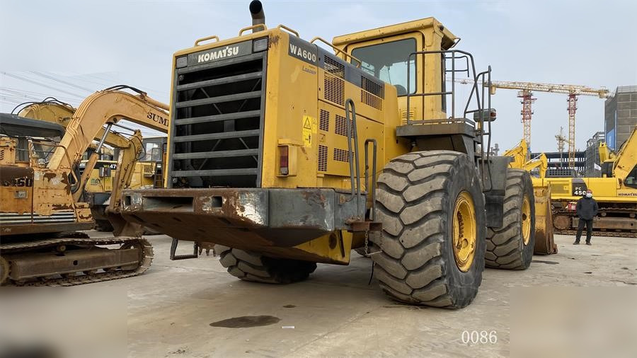 KOMATSU WA600-3 - Pala gommata: foto 2 KOMATSU WA600-3 - Pala gommata: foto 2