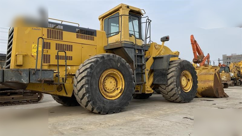 KOMATSU WA600-3 - Pala gommata: foto 1 KOMATSU WA600-3 - Pala gommata: foto 1