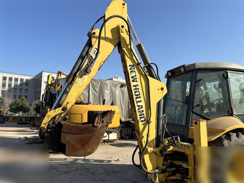 NEW HOLLAND LB95B-4PT - Terna: foto 4 NEW HOLLAND LB95B-4PT - Terna: foto 4