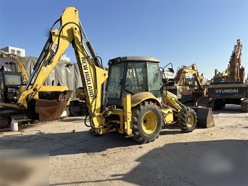 NEW HOLLAND LB95B-4PT - Terna: foto 1 NEW HOLLAND LB95B-4PT - Terna: foto 1