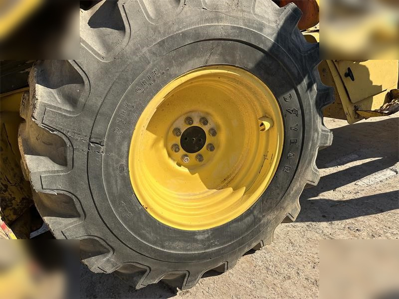 NEW HOLLAND LB95B-4PT - Terna: foto 5 NEW HOLLAND LB95B-4PT - Terna: foto 5