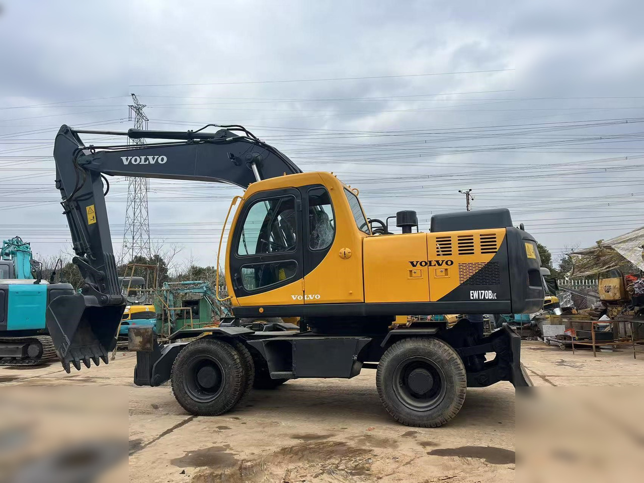 VOLVO EW170 - Escavatore gommato: foto 1 VOLVO EW170 - Escavatore gommato: foto 1