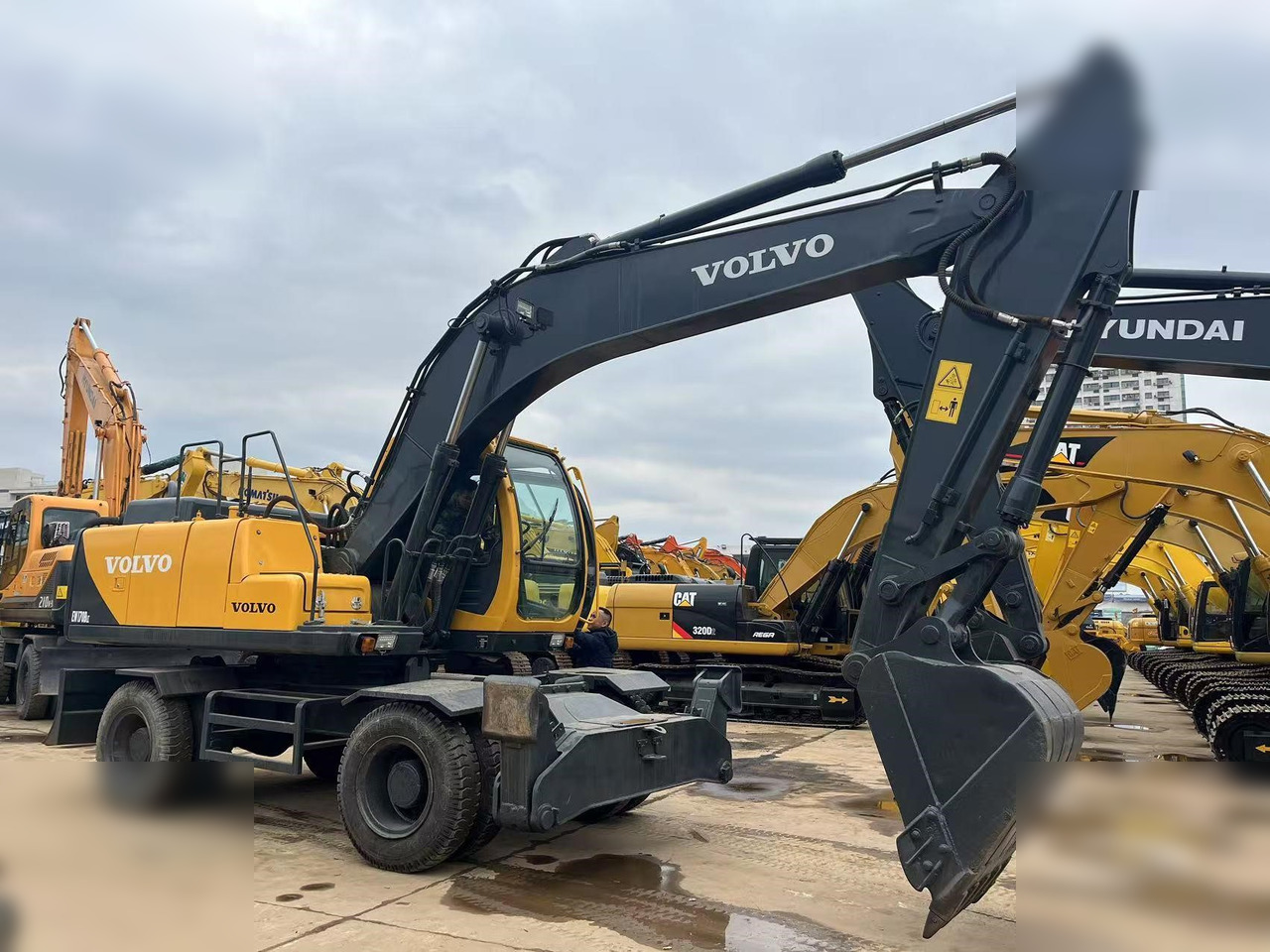 VOLVO EW170 - Escavatore gommato: foto 4 VOLVO EW170 - Escavatore gommato: foto 4