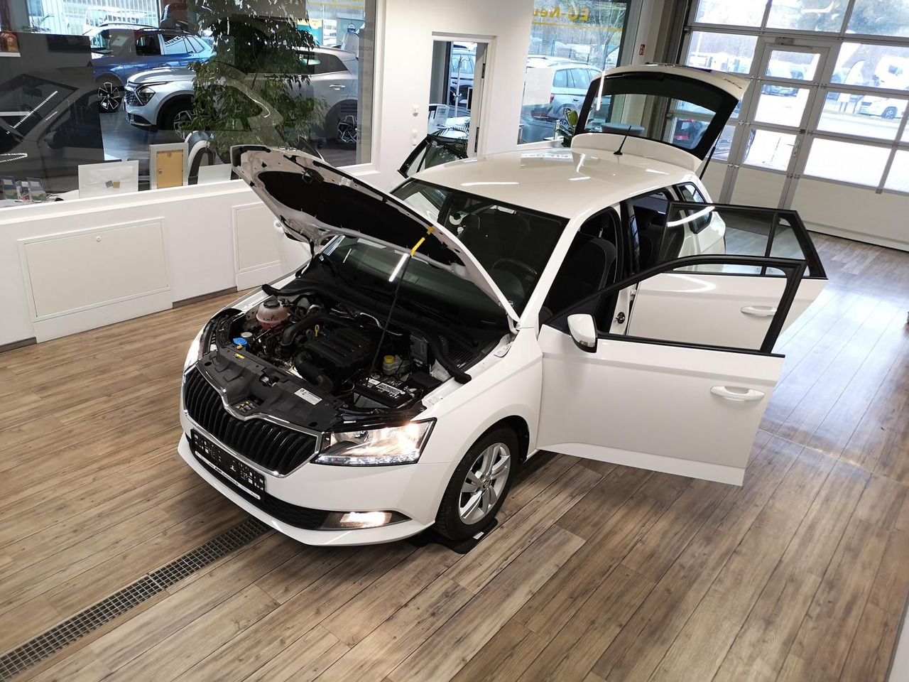 Skoda Fabia Combi Ambition 1.0TSI 81kW+R-KAM+PDC+KLIMA - Autovettura: foto 5 Skoda Fabia Combi Ambition 1.0TSI 81kW+R-KAM+PDC+KLIMA - Autovettura: foto 5