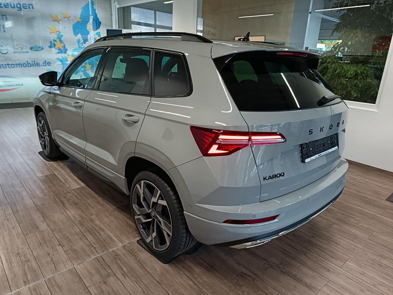 Skoda Karoq Sportline 1,5 TSI DSG*AHK*PSD*STD.HZG*NAVI - SUV/ Fuoristrada: foto 4 Skoda Karoq Sportline 1,5 TSI DSG*AHK*PSD*STD.HZG*NAVI - SUV/ Fuoristrada: foto 4