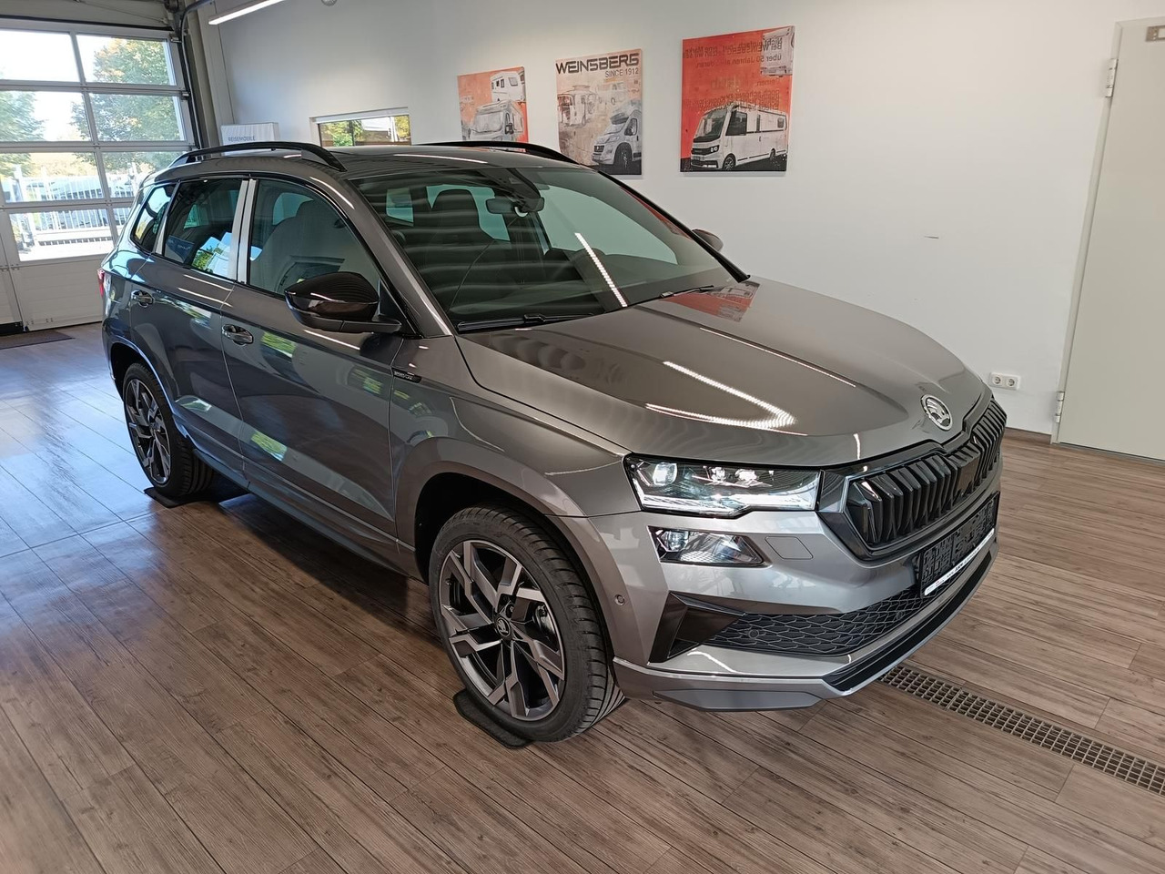 Skoda Karoq Sportline 2,0 TDI DSG 4x4*AHK*PSD*STD.HZG* - SUV/ Fuoristrada: foto 3 Skoda Karoq Sportline 2,0 TDI DSG 4x4*AHK*PSD*STD.HZG* - SUV/ Fuoristrada: foto 3