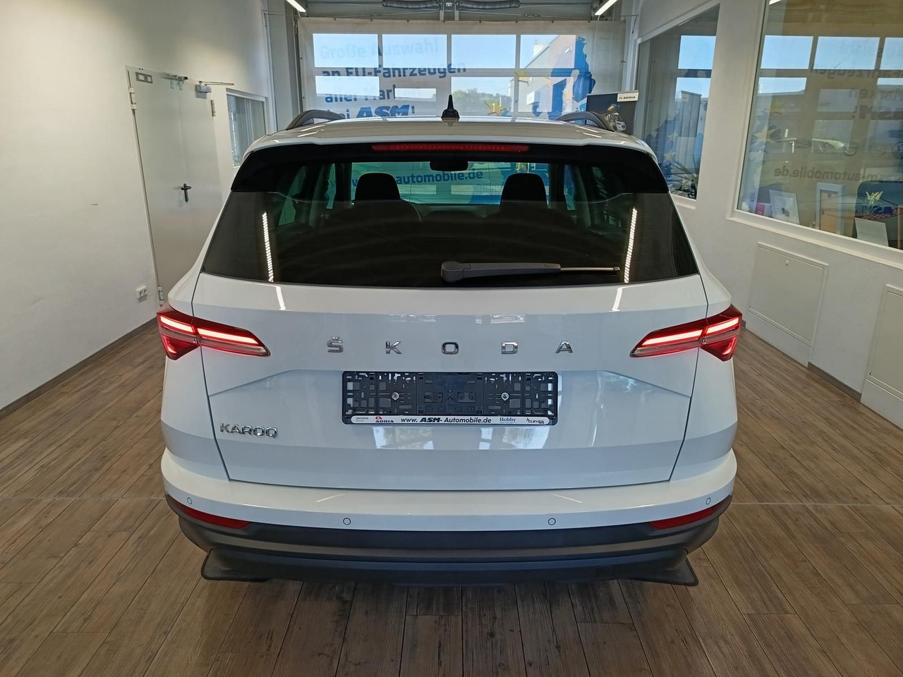 Skoda Karoq Style 1,5TSI DSG*AHK-VORBER*NAVI*LED*R-KAM - SUV/ Fuoristrada: foto 5 Skoda Karoq Style 1,5TSI DSG*AHK-VORBER*NAVI*LED*R-KAM - SUV/ Fuoristrada: foto 5