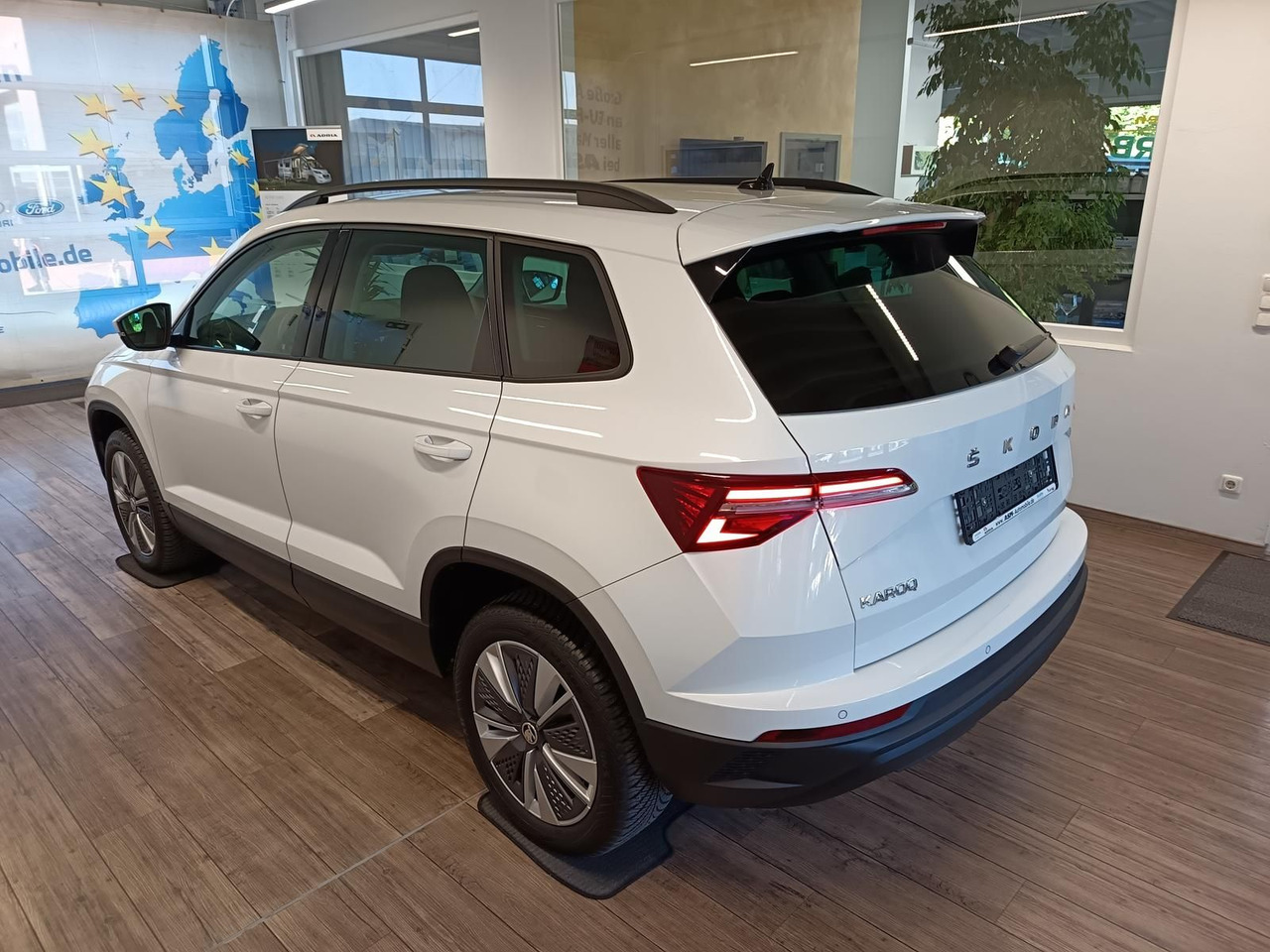 Skoda Karoq Style 1,5TSI DSG*AHK-VORBER*NAVI*LED*R-KAM - SUV/ Fuoristrada: foto 4 Skoda Karoq Style 1,5TSI DSG*AHK-VORBER*NAVI*LED*R-KAM - SUV/ Fuoristrada: foto 4