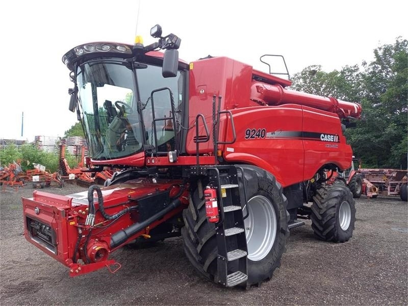 Case IH Axial Flow 9240 - Mietitrebbia: foto 1 Case IH Axial Flow 9240 - Mietitrebbia: foto 1