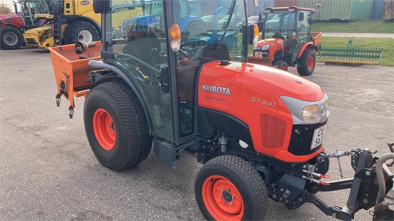 Kubota ST341 inkl. 150 cm kost og udlægger - Trattore comunale: foto 4 Kubota ST341 inkl. 150 cm kost og udlægger - Trattore comunale: foto 4
