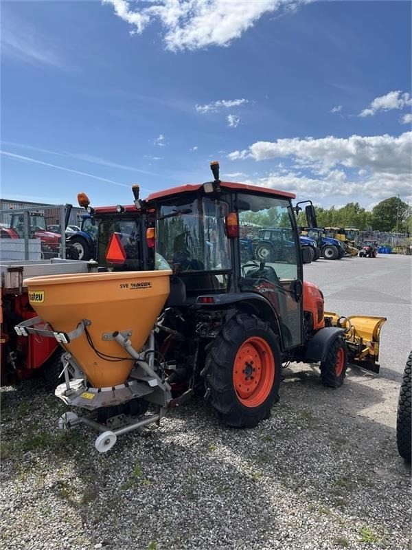 Kubota STW37 - Trattore comunale: foto 2 Kubota STW37 - Trattore comunale: foto 2