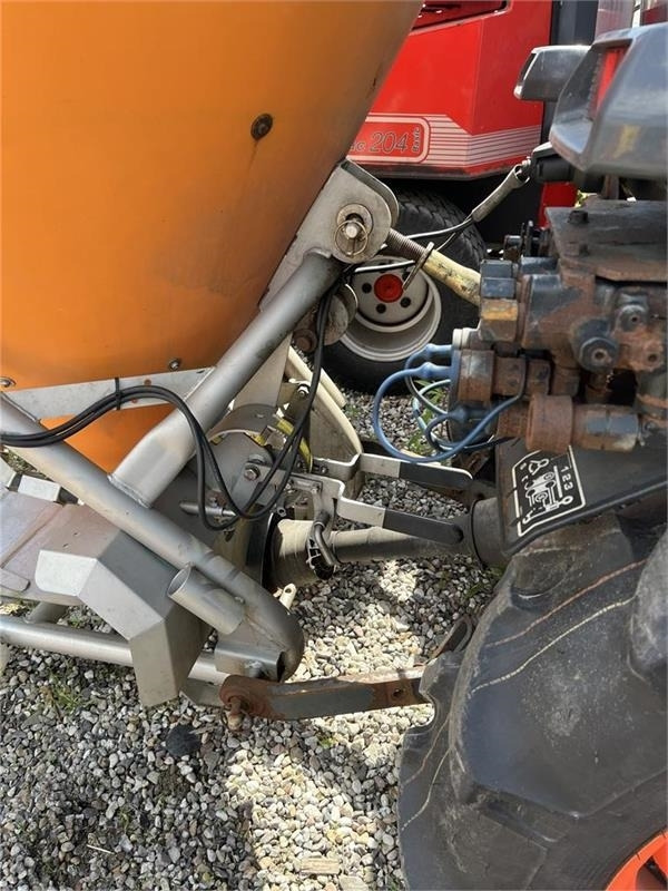 Kubota STW37 Kun 1144 timer STW37 - Trattore comunale: foto 5 Kubota STW37 Kun 1144 timer STW37 - Trattore comunale: foto 5