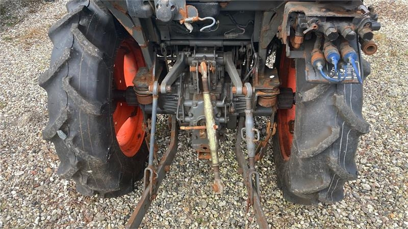 Kubota STW37 Kun 1145 timer - Trattore comunale: foto 4 Kubota STW37 Kun 1145 timer - Trattore comunale: foto 4