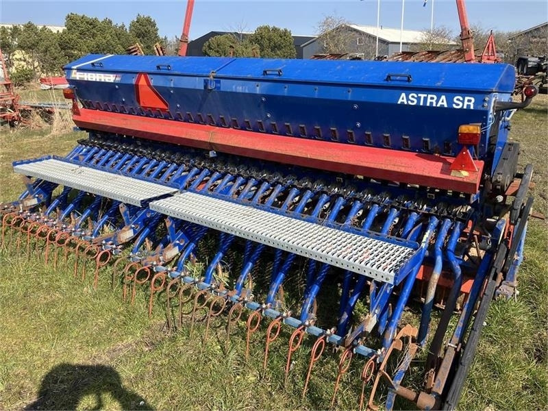 Kuhn HR 4002 Med Fiona Astra SR - Seminatrice combinata: foto 3 Kuhn HR 4002 Med Fiona Astra SR - Seminatrice combinata: foto 3
