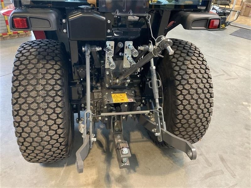 Massey Ferguson 1740 HC - Trattore comunale: foto 4 Massey Ferguson 1740 HC - Trattore comunale: foto 4