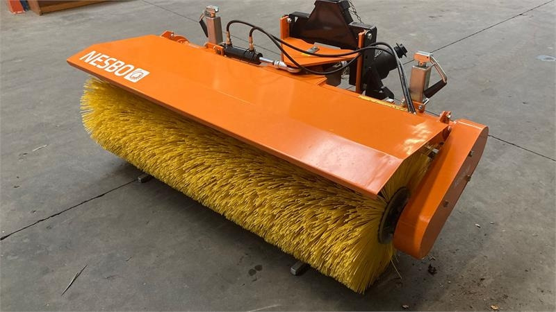 Nesbo FM 1500 P 1000H PTO - A-ramme kat. 1SS - Spazzola: foto 1 Nesbo FM 1500 P 1000H PTO - A-ramme kat. 1SS - Spazzola: foto 1