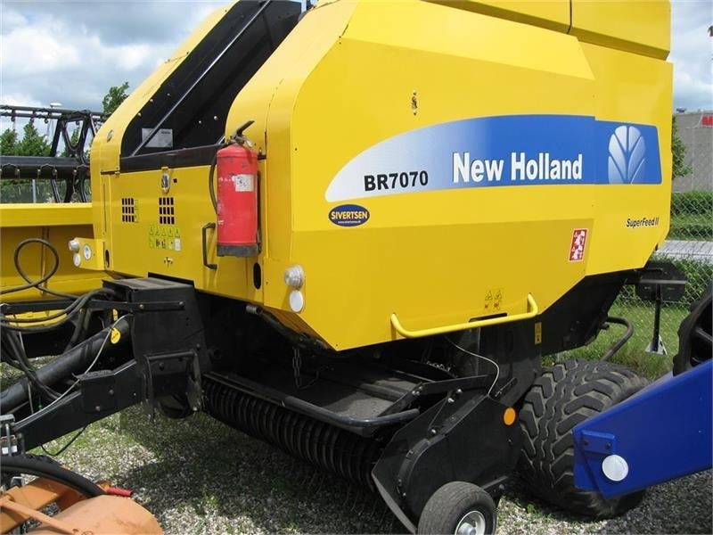 New Holland BR7070 med SUPER FEED - Rotopressa: foto 1 New Holland BR7070 med SUPER FEED - Rotopressa: foto 1